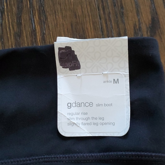 🌟NWT🌟 GapFit Gdance Slim Black Pant Bootcut M - Picture 5 of 5